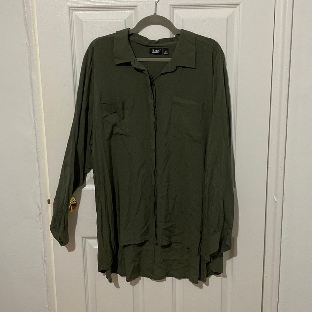 A.n.a. A New Approach Women's Size 2X Long Sleeve Blouse Green